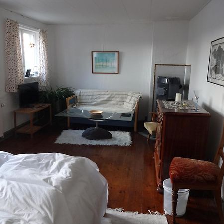 Aakirkeby Bed And Breakfast Екстер'єр фото